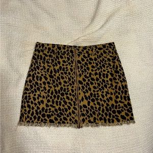 ee:some leopard mini skirt
